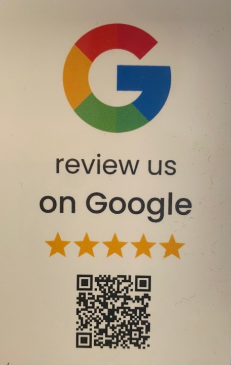 Weisse Google Bewertungskarte mit NFC-Funktion