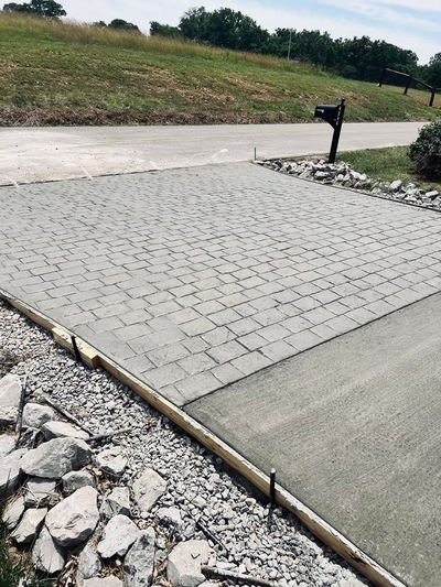 {{ custom_values.service_2 }} in {{custom_values.area_3})