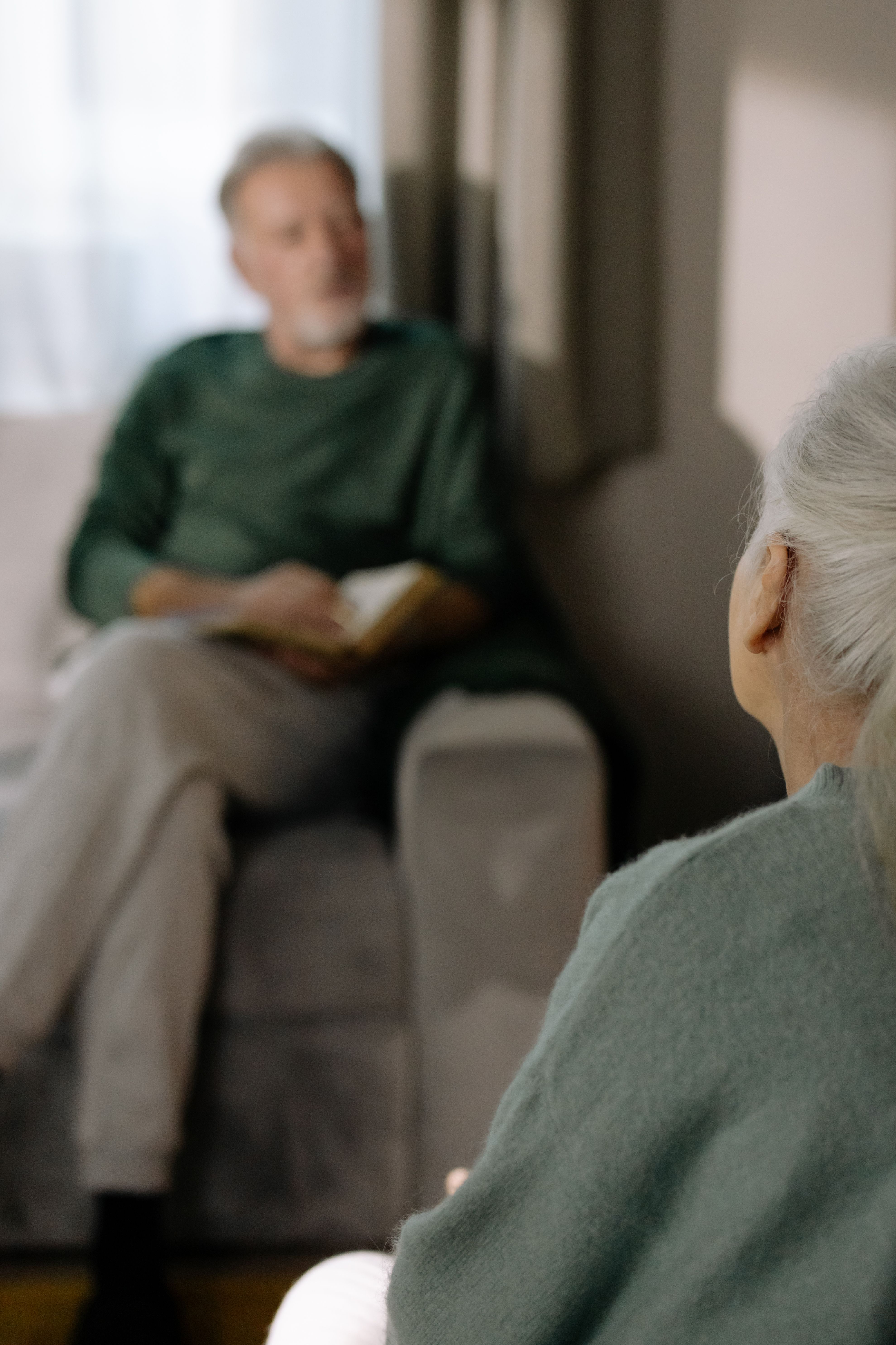 Nurse providing palliative and hospice care