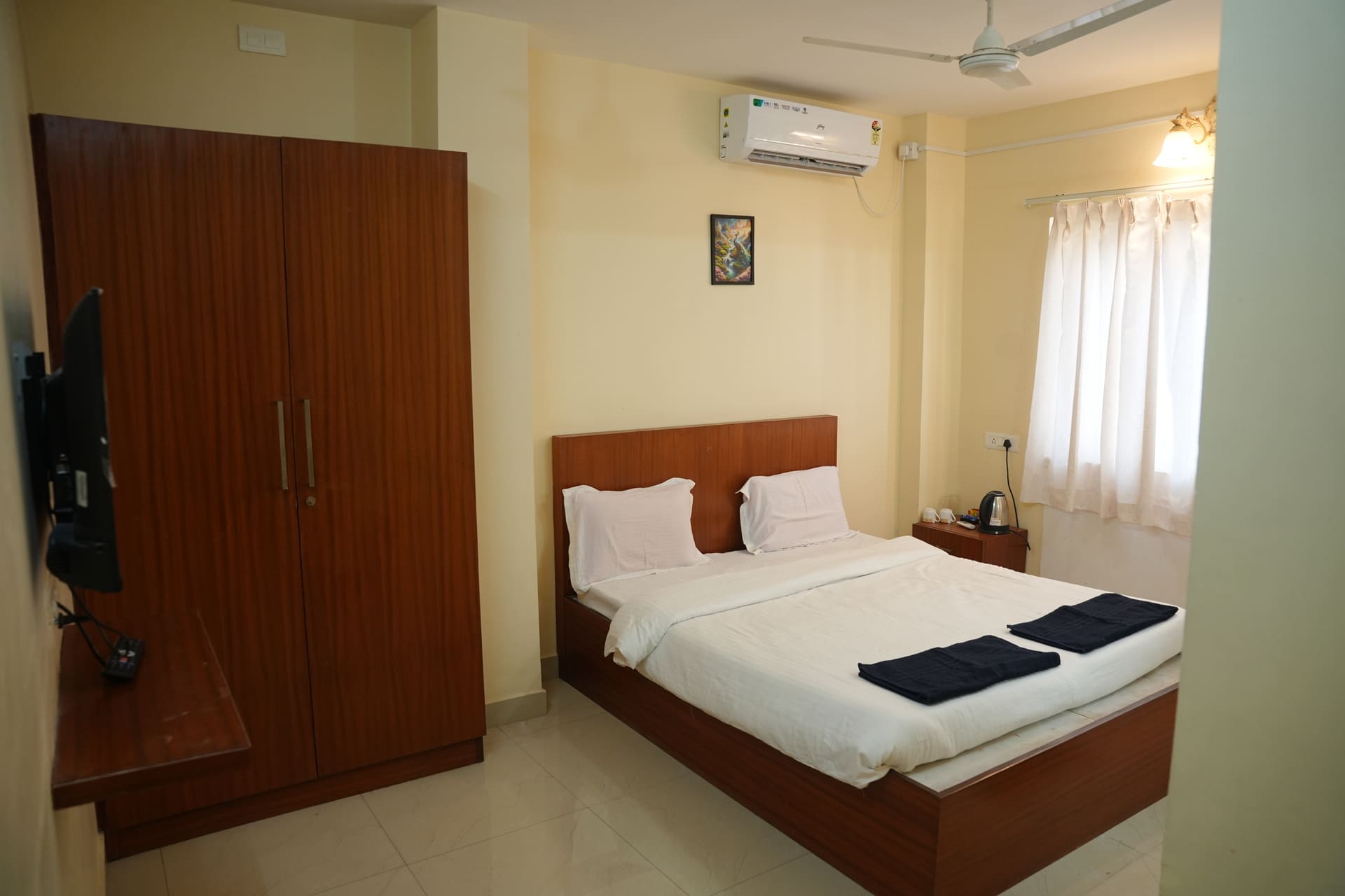 Lora Resorts gallery 29