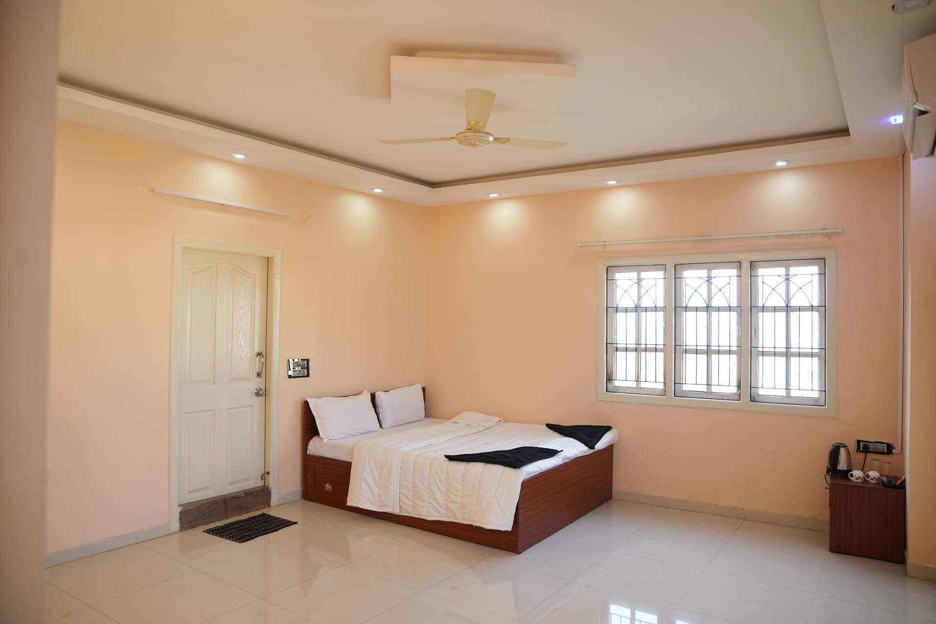 Lora Resorts gallery 25