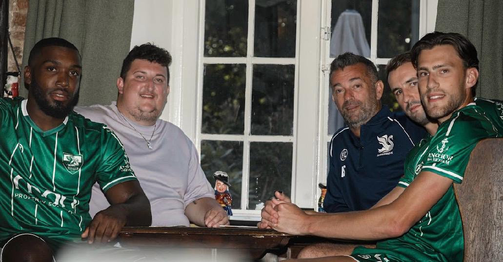 Leatherhead FC players at The Anchor wearing the Anchor Bookham sponsored shirts