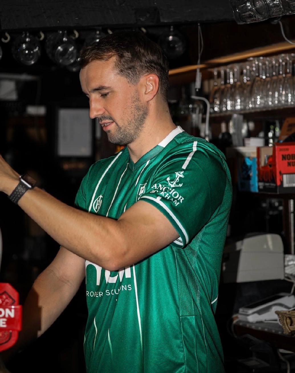 Leatherhead FC players at The Anchor wearing the Anchor Bookham sponsored shirts
