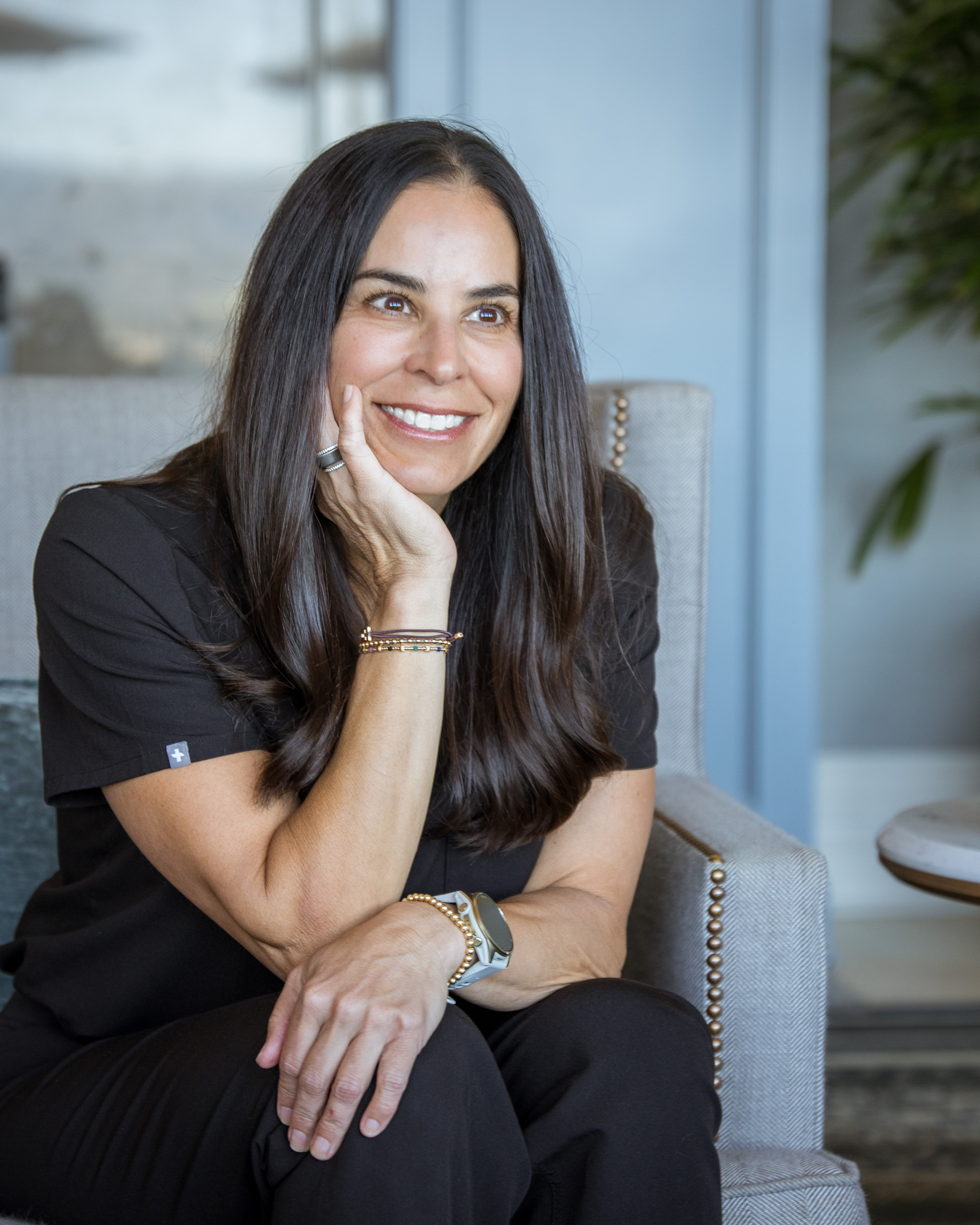 Amy is a Board-certified in anesthesiology. Certified in Age Management Medicine, Bioidentical Hormone Replacement Therapy, and Peptide Therapy. Certified life coach. Founder, CEO, and physician at AgeWell, with locations in Austin and Amarillo, Texas. Former Division I collegiate golfer.