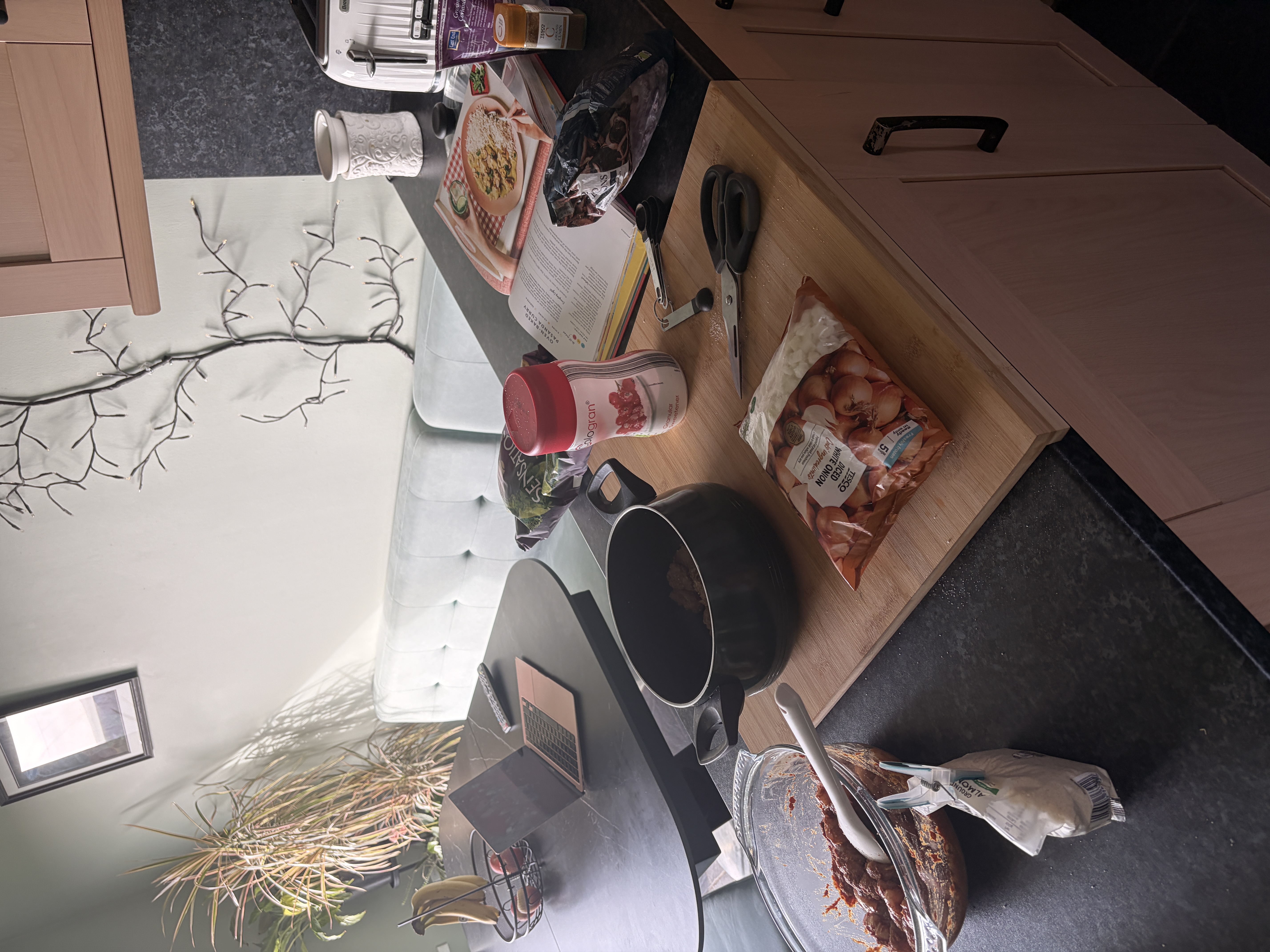 Shopping and meal prep being organised before Donna’s busy week Shopping and meal prep being organised before Donna’s busy week