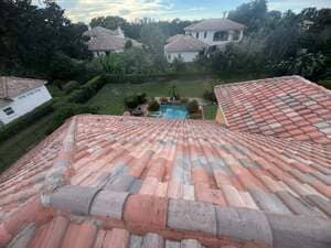 Gutter Cleaning in Orlando FL