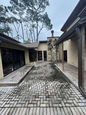 {{ custom_values.service_4 }} in {{custom_values.area_1})