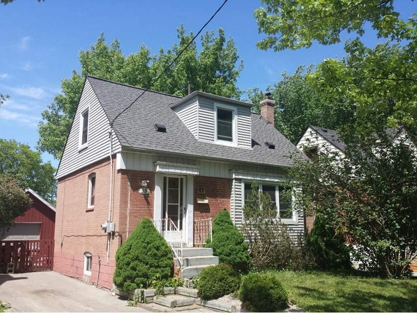 Completed asphalt shingle roof in Toronto