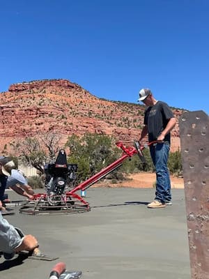 {{ custom_values.service_4 }} in {{custom_values.area_3})