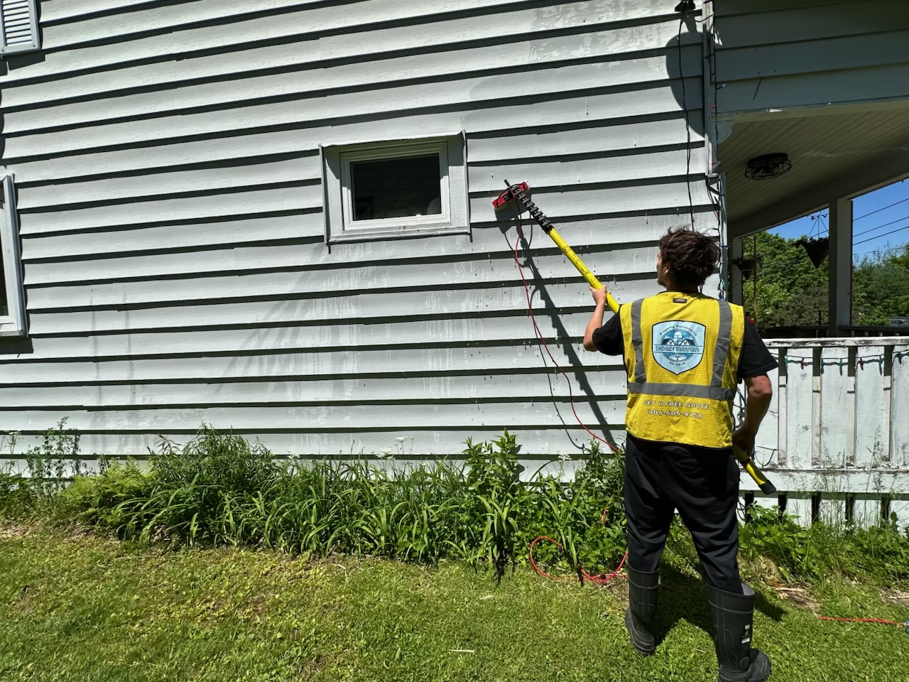 Siding Cleaning in Brampton