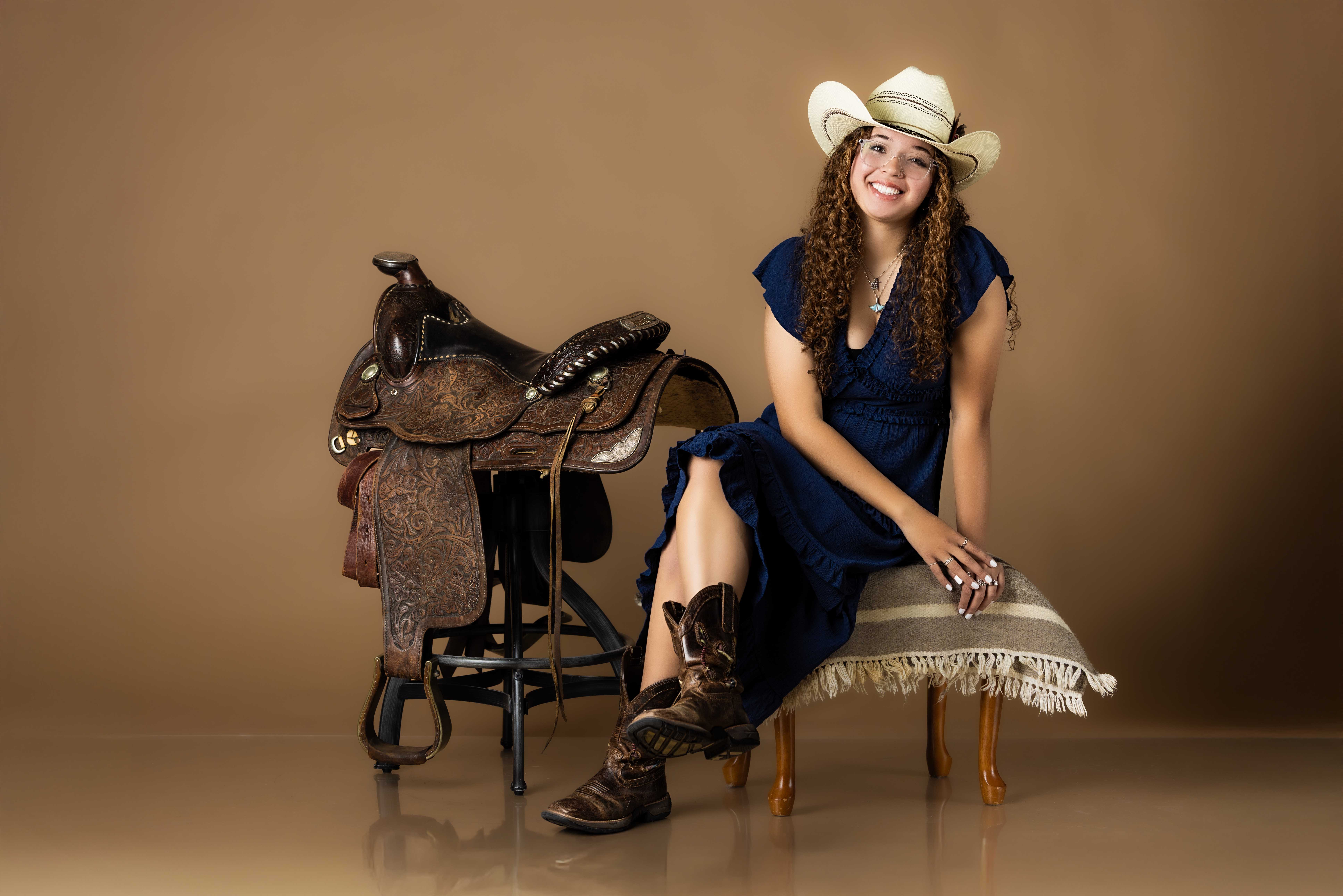 What to Wear for Senior Pictures: The Complete Outfit Guide for Colorado Springs Seniors