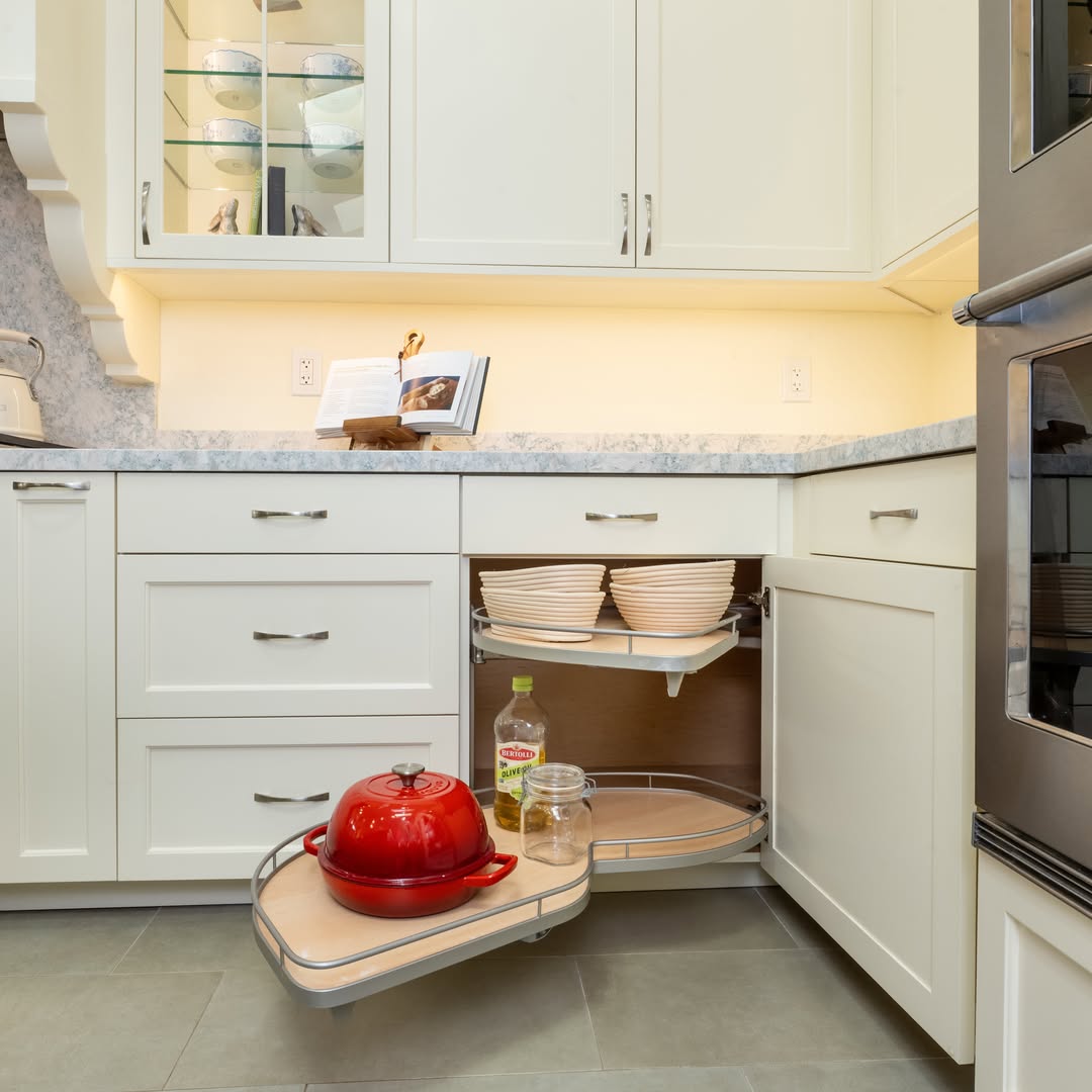 Kitchen corner cabinet with pull-out shelving — Niche Construction