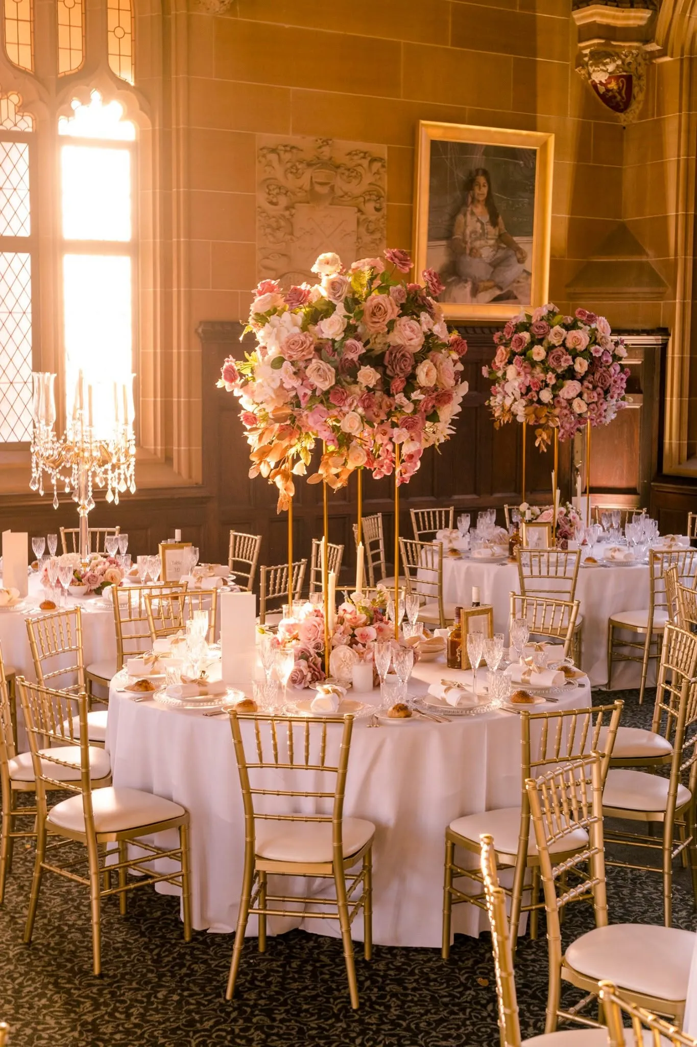 Styled table, layered linen and centrepiece