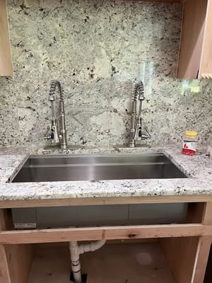 {{ custom_values.service_3 }} in {{custom_values.area_3})