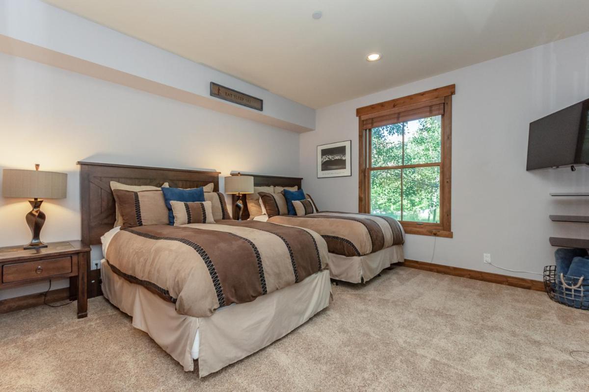 Shared twin room