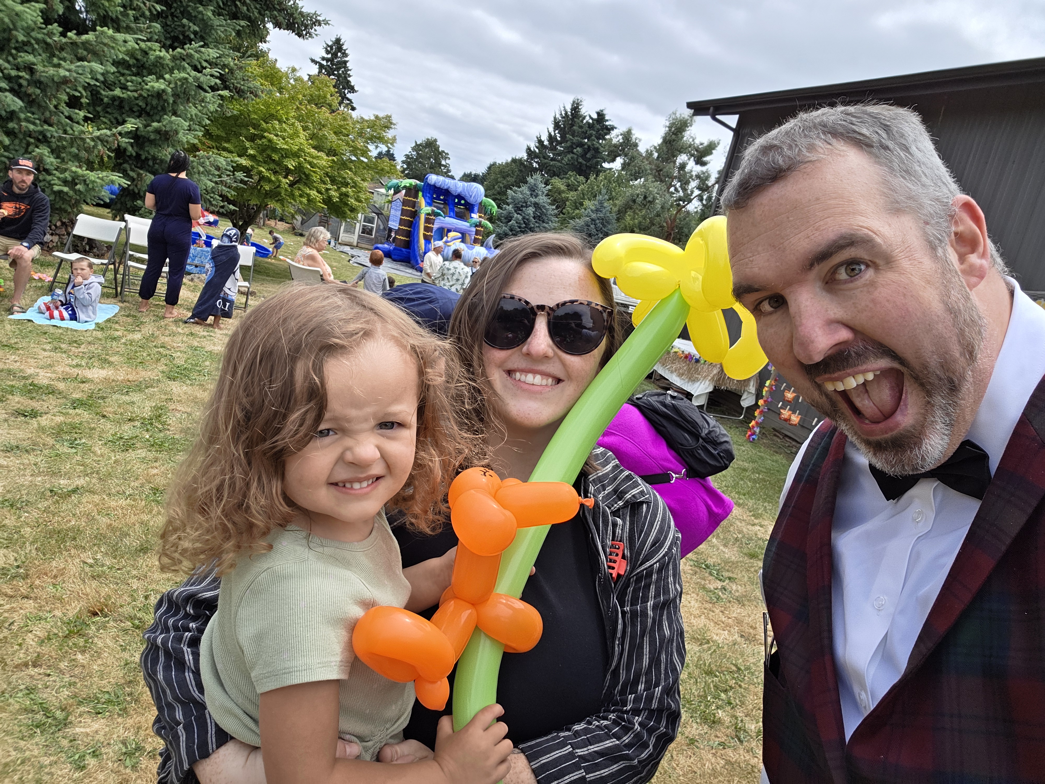 Lucky Luke also makes balloon animals