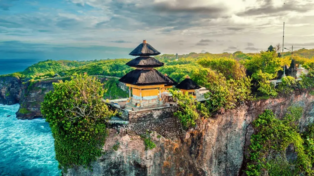 Uluwatu — Watch the Sunset at the Temple