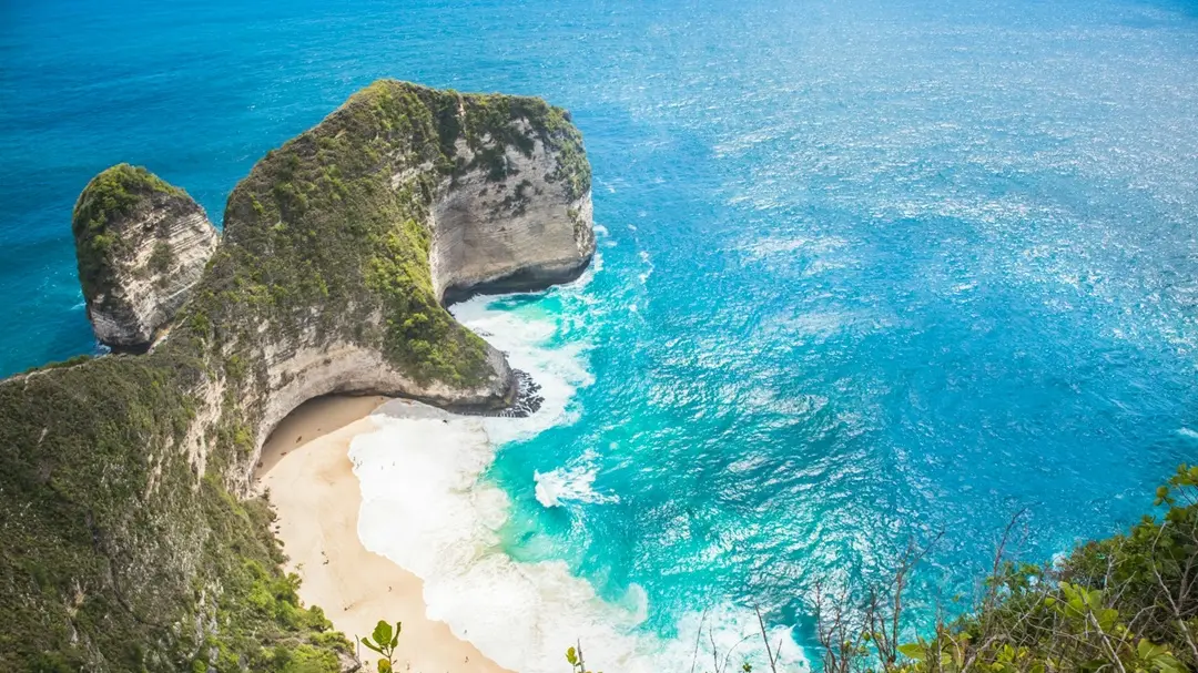 Nusa Penida — Discover Dramatic Coastal Scenery