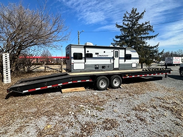 Gooseneck-Car-Hauler-Trailer-Rental