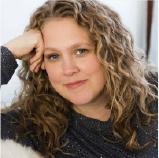 Julie Chenell in 2017, who totally knew what a funnel was — a casual headshot.
