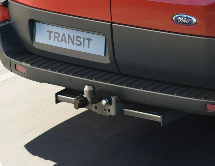Tow step and tow bar fitted to a commercial van