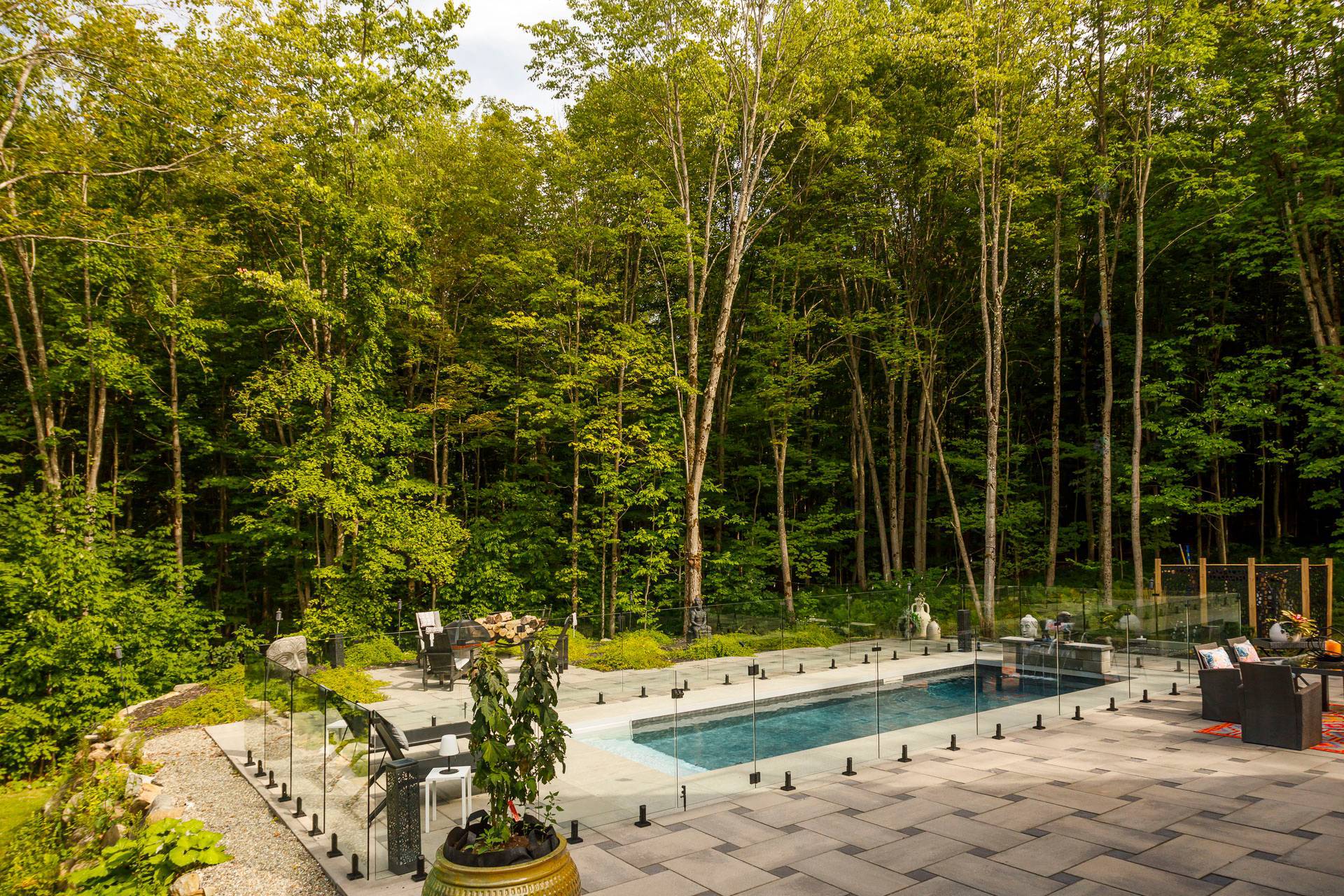 Piscine & forêt