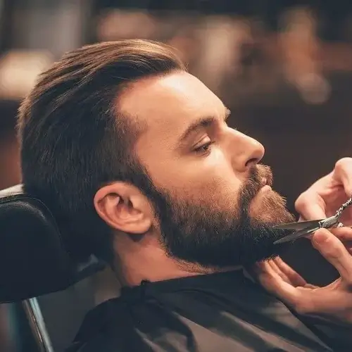 Szakállformázás és borotválás a Prestige Barbernél