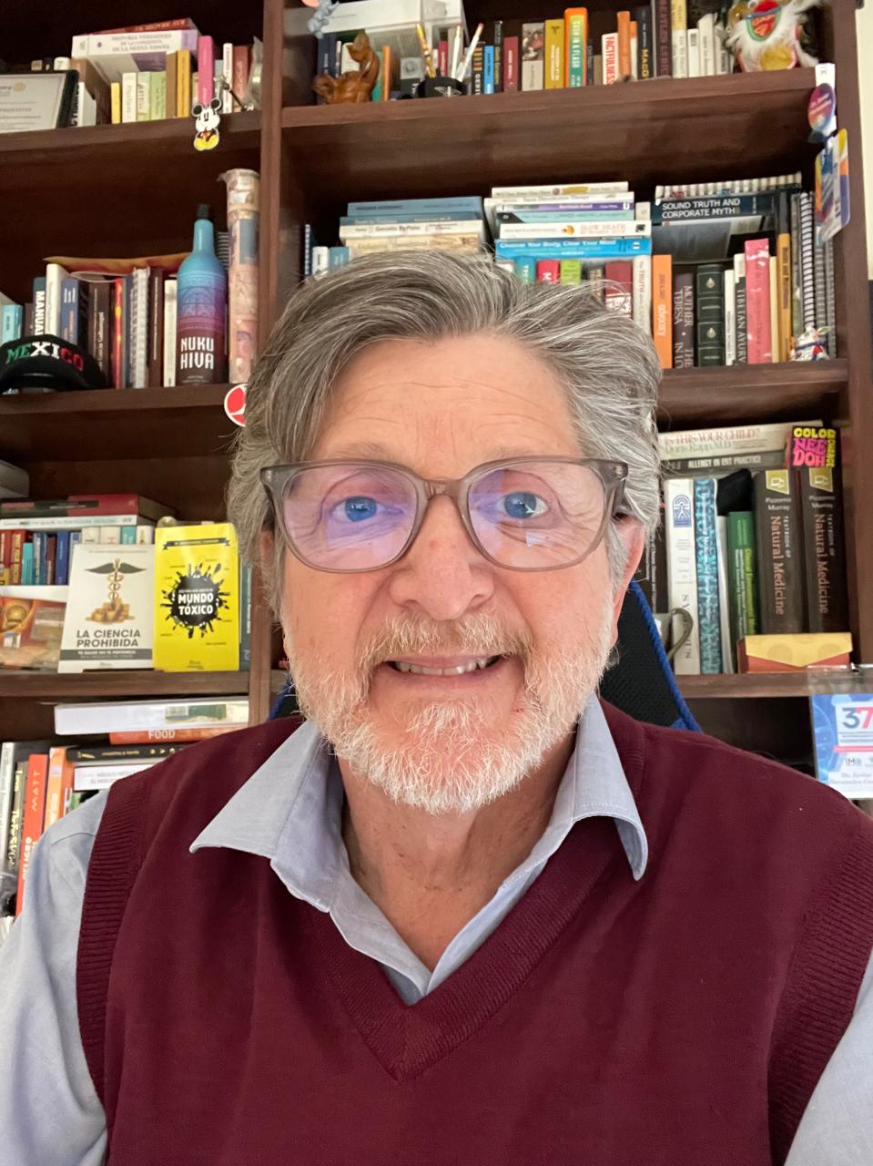 Dr. Javier Hernández, otorrinolaringólogo y médico ambientalista