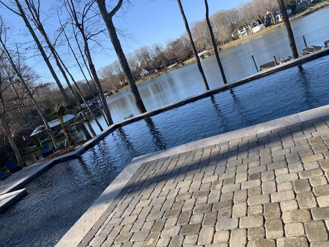 A manicured Lake Norman lawn cared for by the Eco IGS electric crew