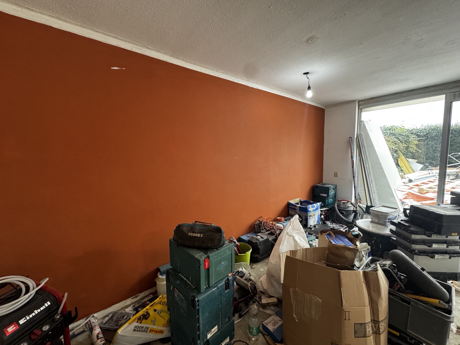 Complete woningrenovatie in Arnhem - begane grond tijdens de stripfase