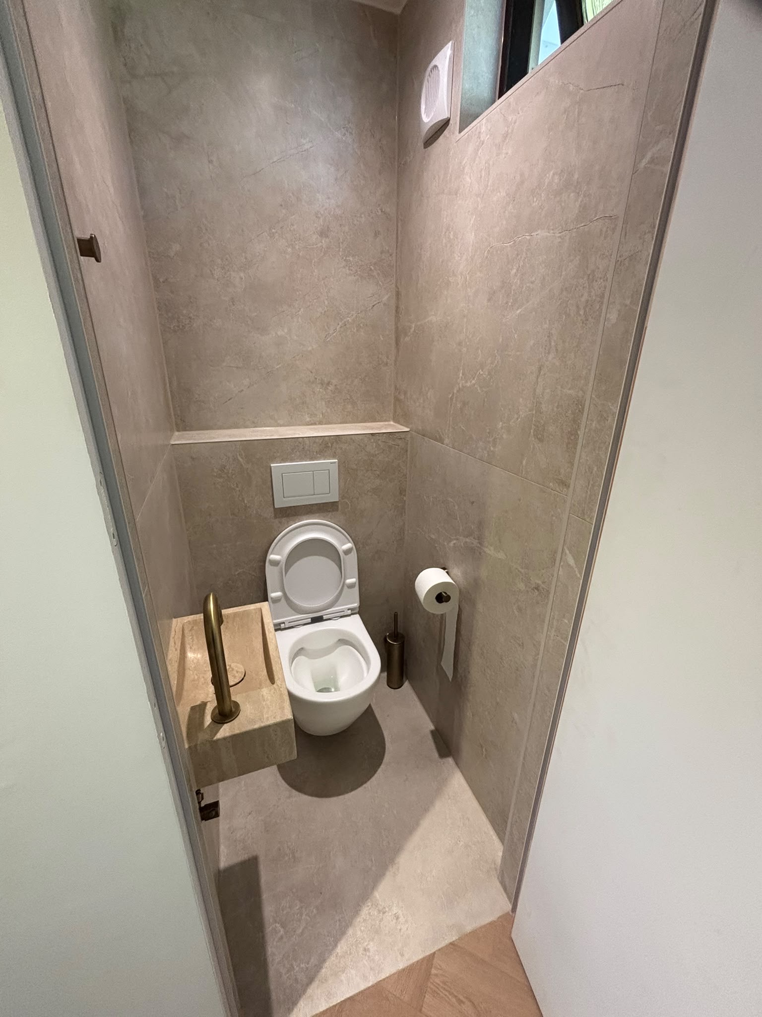 Toilet tijdens afbouw in Westervoort