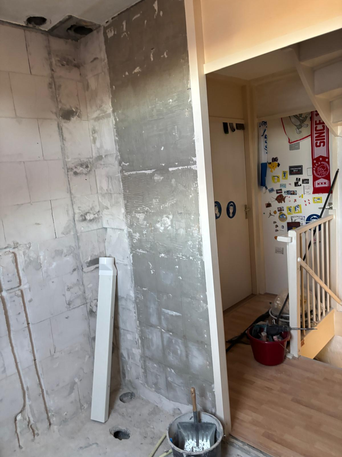Sloopwerk en vrijmaken van de badkamerruimte in Heerde