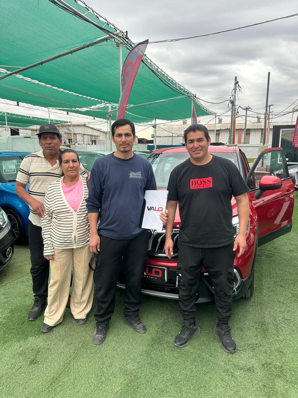 Darío Herrera junto a su Brilliance V3 2020