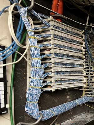 {{ custom_values.service_2 }} in {{custom_values.area_3})