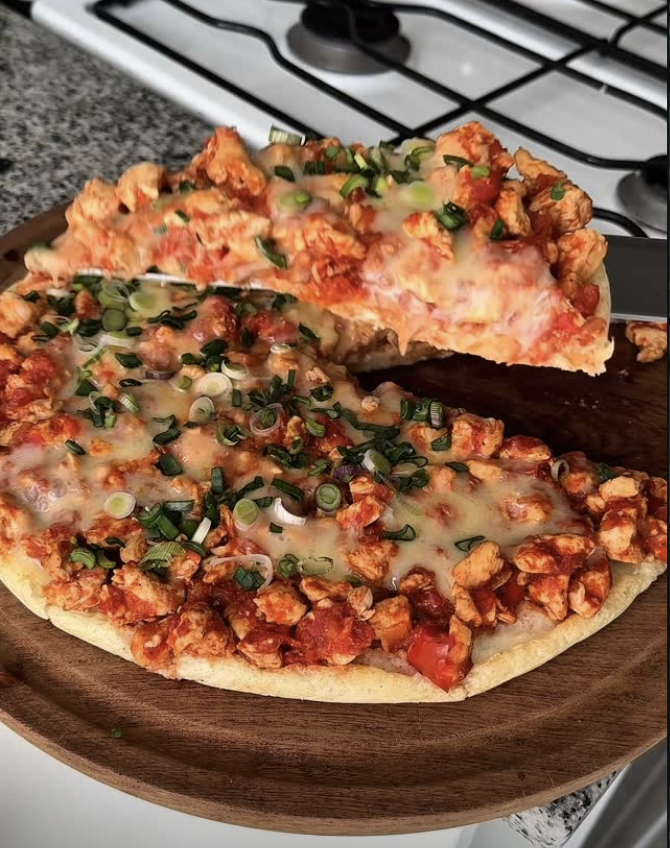 Pizza fit de pollo con muzzarella