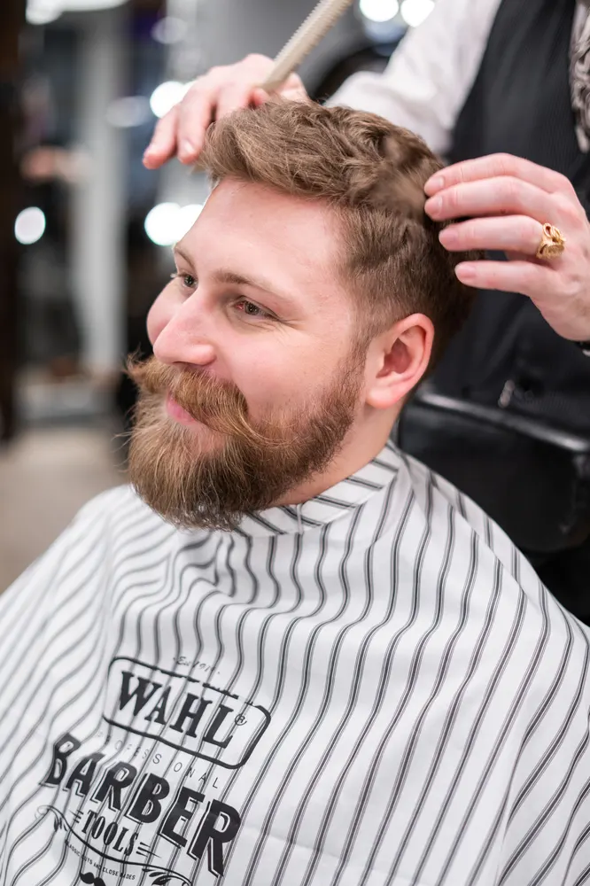 Close-up van een precisie fade knipbeurt
