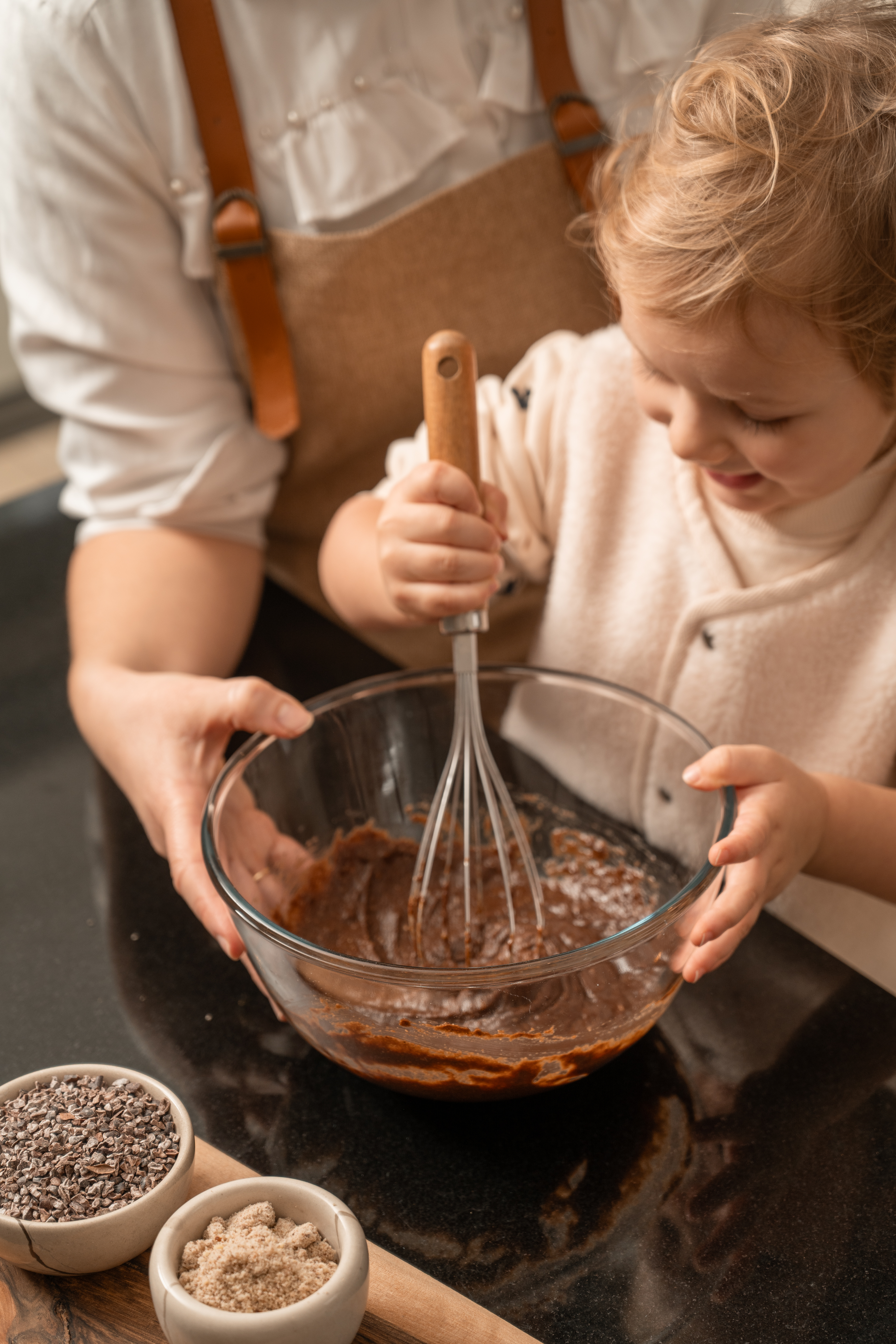 Parent et enfant en cuisine
