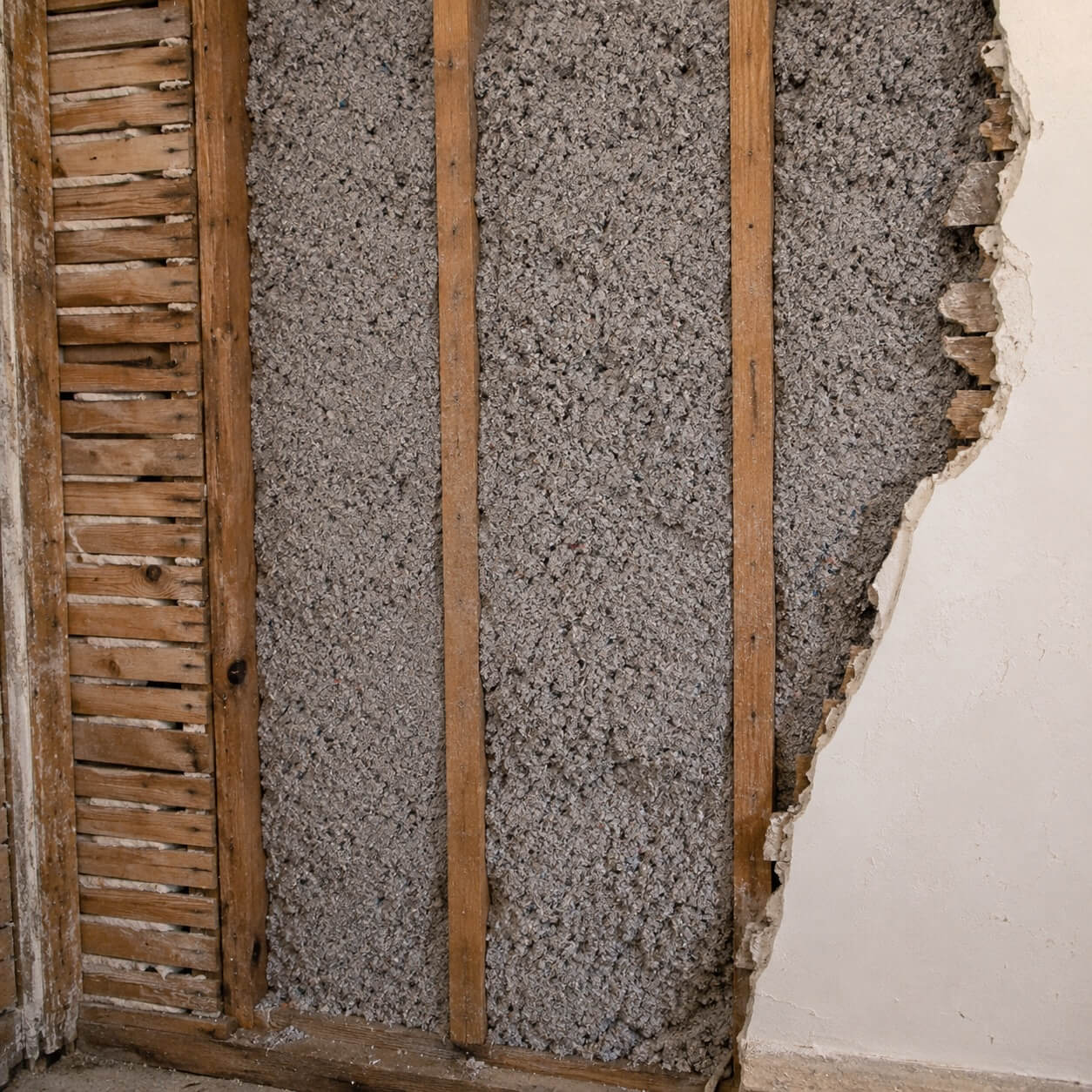 Cellulose Insulation in plaster and lath wall Kingston Ontario Cellulose Insulation in plaster and lath wall Kingston Ontario