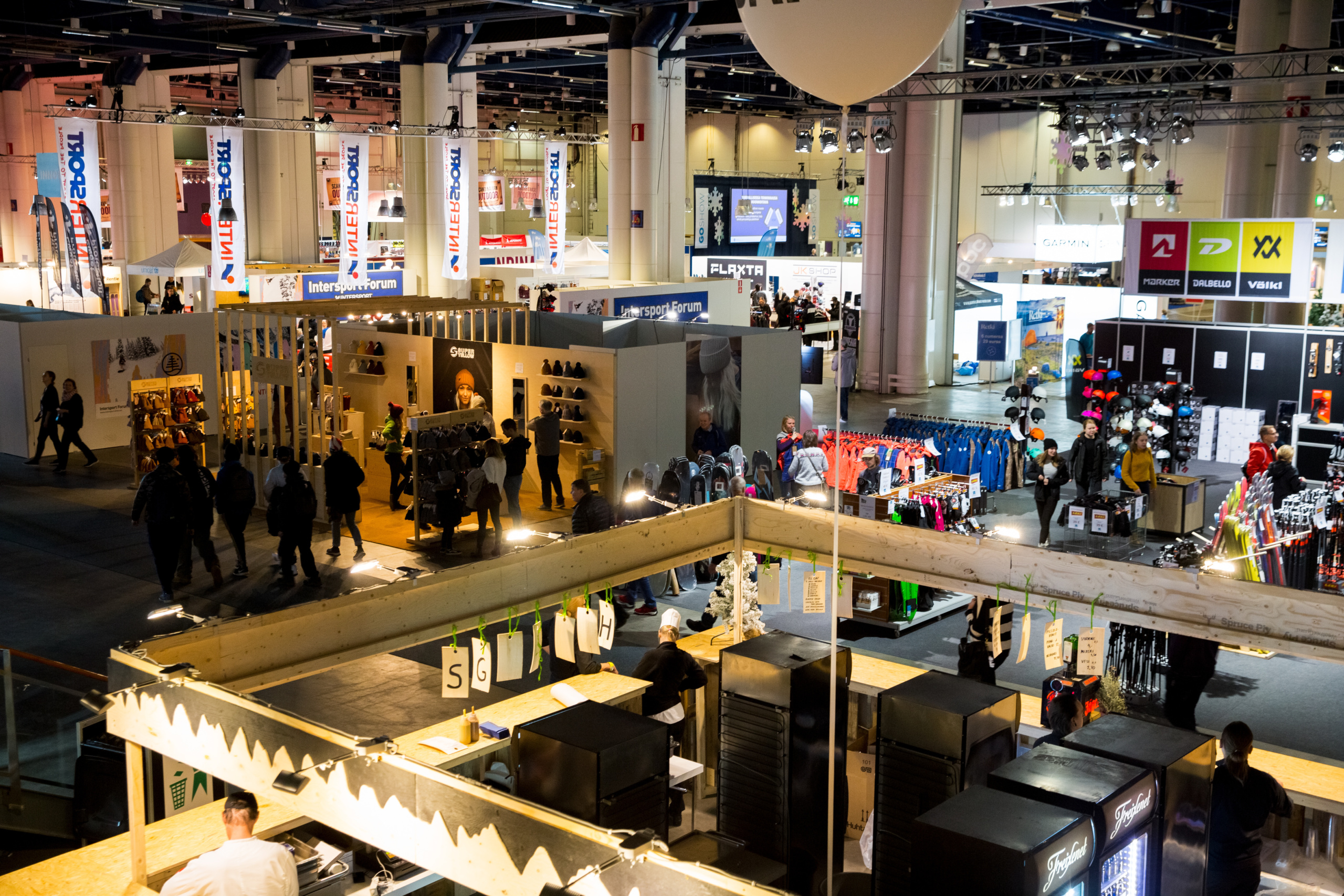 Maximize trade show success with strategic wayfinding signage from SignSmiths of Texas. Learn tips on placement, branding, and materials to attract more visitors. Get your free consultation today!