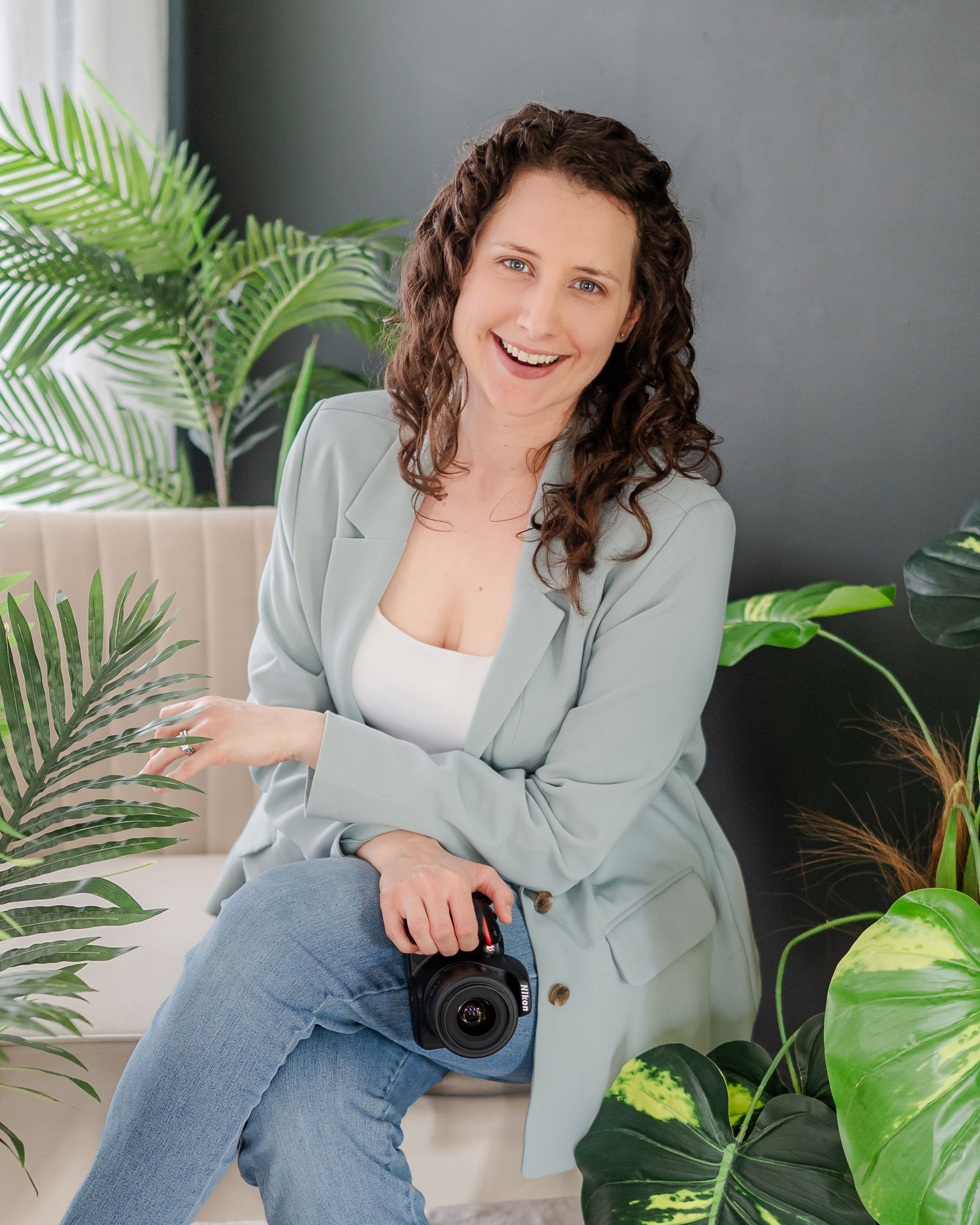 A selfie of Justine, the photographer at Justine Renee Photography and one of her maternity clients.