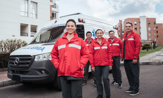 Ambulancia y personal sanitario