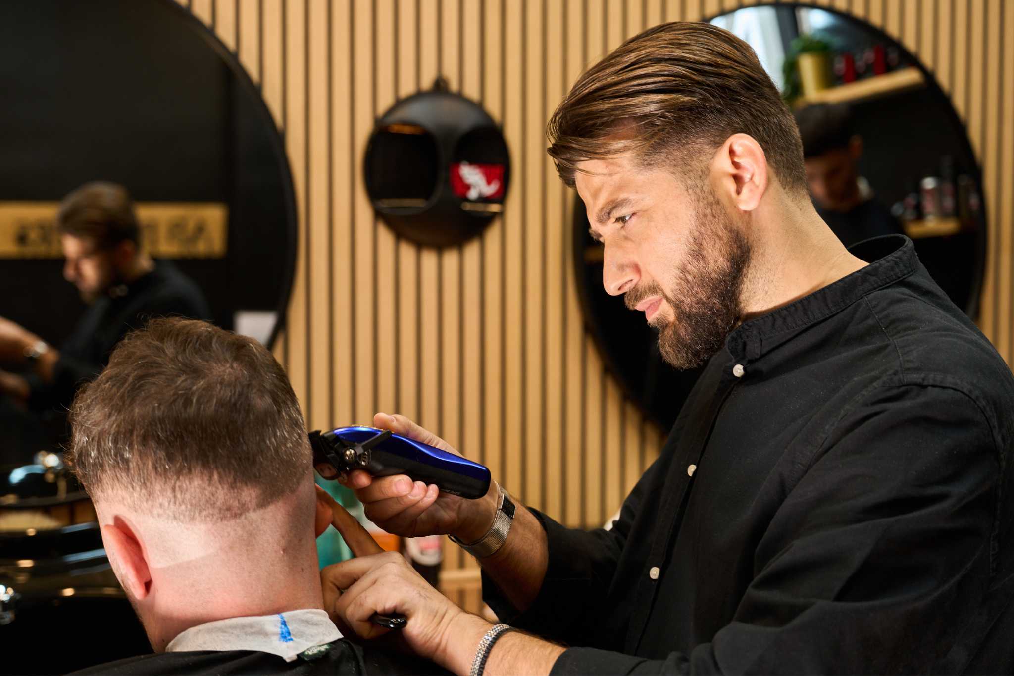 Man in Fulham getting skin fade haircut