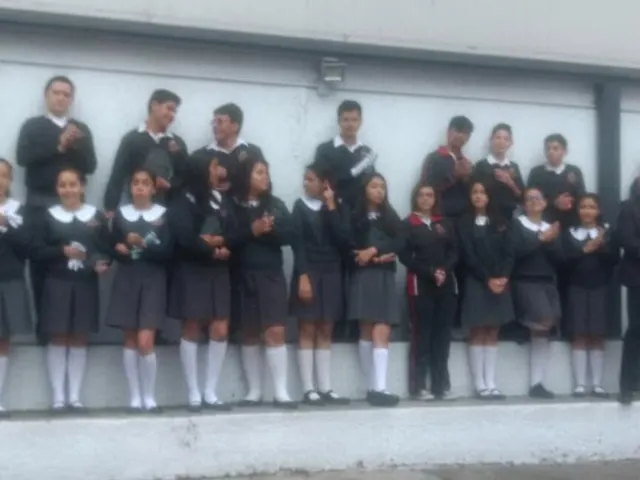 Generación graduada con sus misses