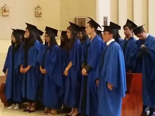 Graduados con toga y birrete