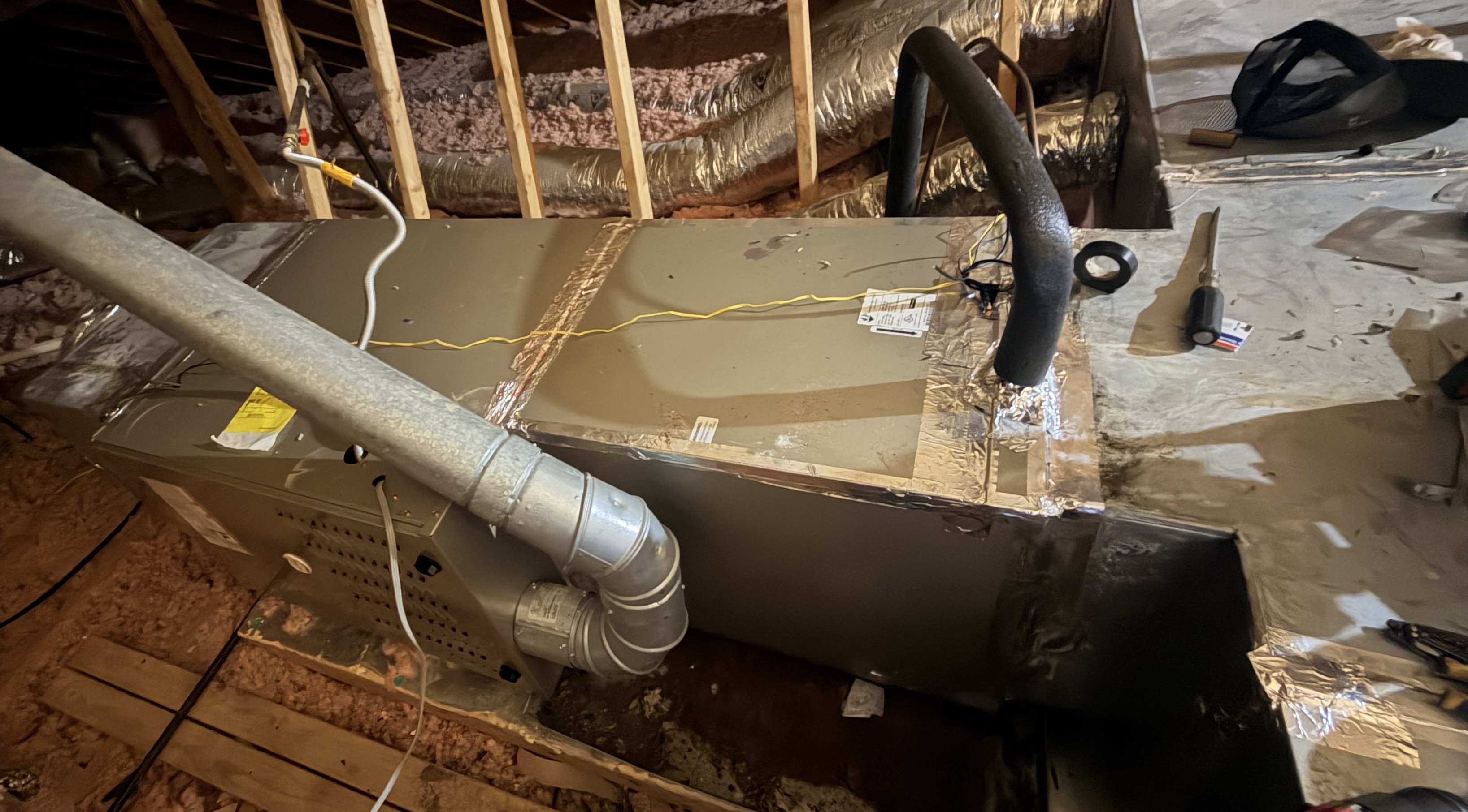Fieldpiece refrigerant side second reading — suction 124.5 psig, superheat 18.7°F confirming proper charge on 5-ton Payne HVAC system Guntown MS