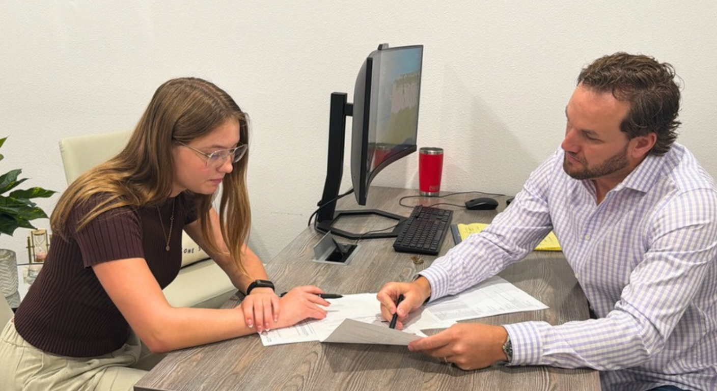 Jonathan Parisi explaining DFW mortgage loan options