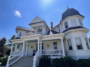 {{ custom_values.service_1 }} in {{custom_values.area_7})