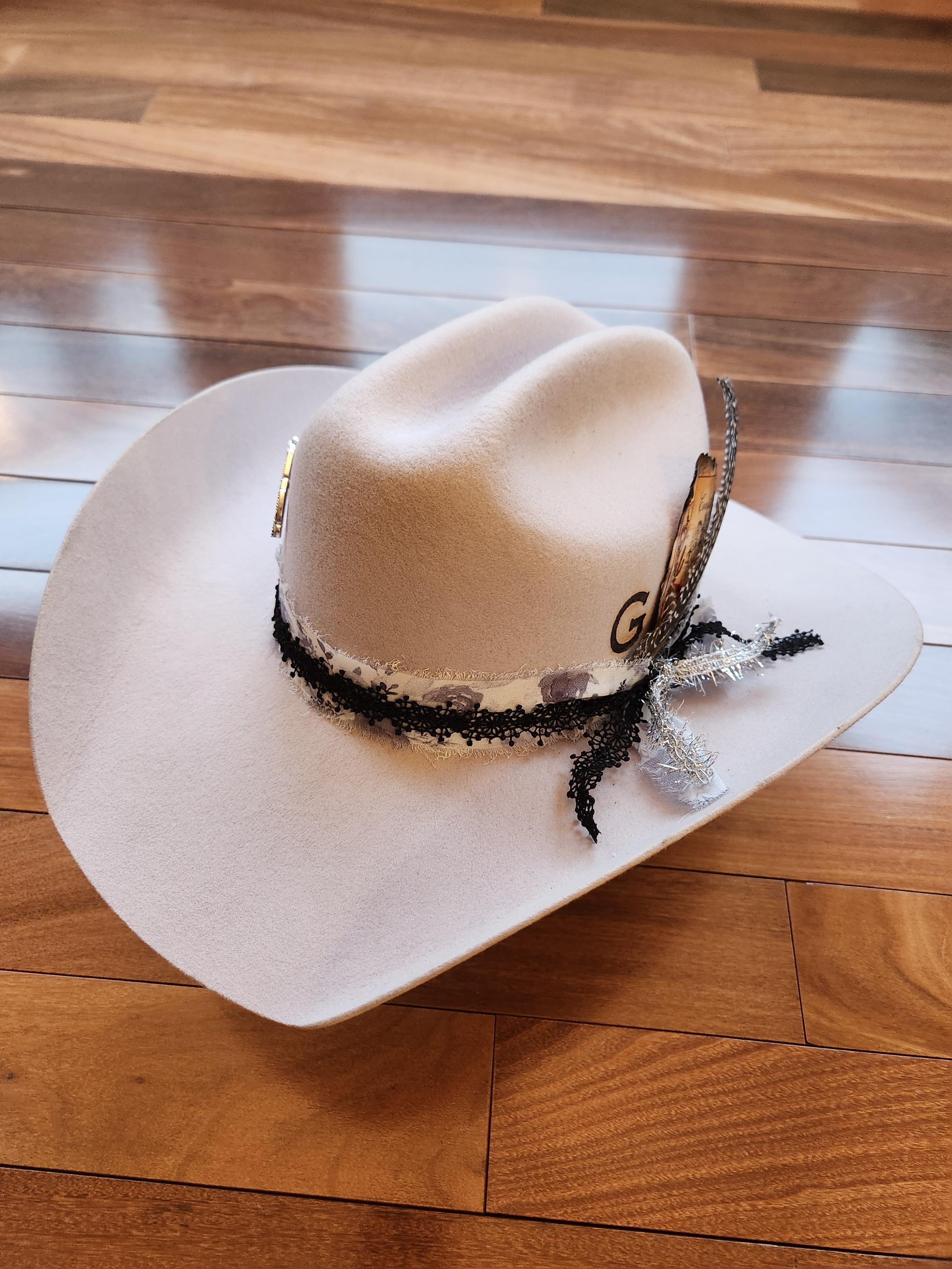 Hand-shaped custom hat