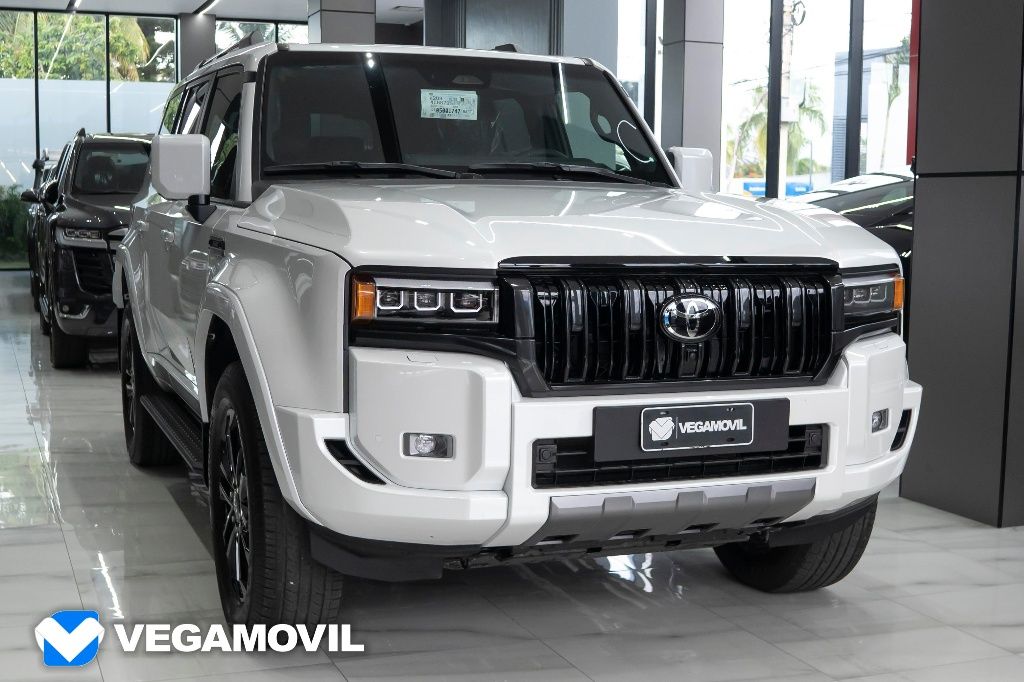 Toyota Land Cruiser Prado Luxury