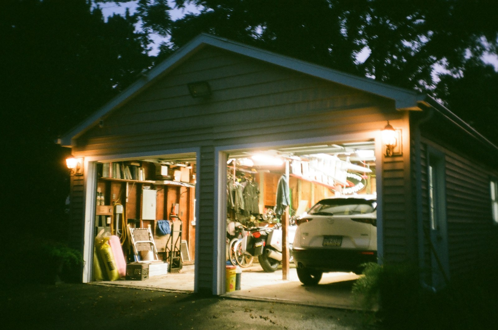 Estate Cleanout vs. Garage Cleanout in Hutto, TX — Complete 2026 Comparison & Planning Guide